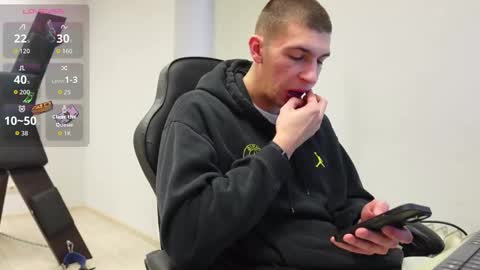 Snapshot of ryan_dozer chatting on November 2025 08:39:02 AM RYAN DOZER online show from November 2025 08:39:02 AM