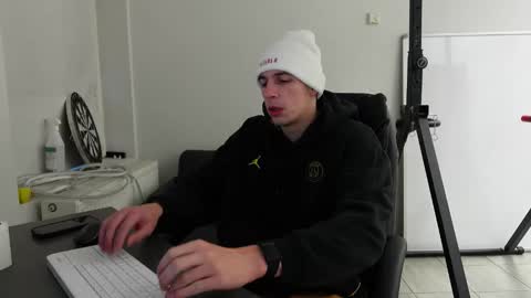 Snapshot of ryan_dozer chatting on November 2025 07:01:01 AM RYAN DOZER online show from November 2025 07:01:01 AM