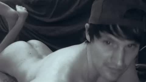 Snapshot of ryan_is_nude chatting on March 2025 06:58:02 PM Rhys online show from March 2025 06:58:02 PM