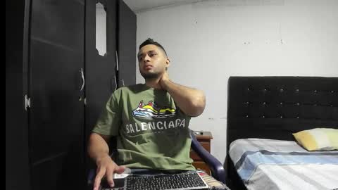 ryan_xc1 online show from November 2025 02:44:02 AM