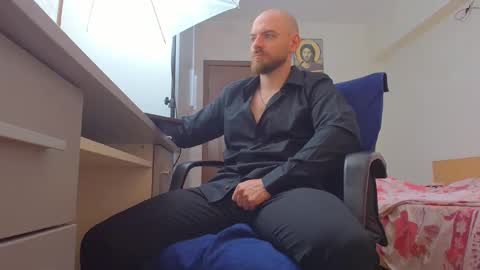 Snapshot of ryanstone_ chatting on May 2026 03:35:01 AM Ryanstone online show from May 2026 03:35:01 AM
