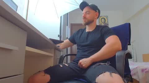 Snapshot of ryanstone_ chatting on May 2026 03:57:01 AM Ryanstone online show from May 2026 03:57:01 AM