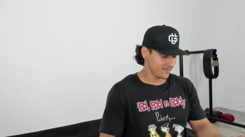 ryanwhite3 online show from November 2025 12:53:01 AM