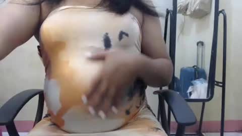 Snapshot of rylle_asian chatting on December 2025 05:34:01 AM rylle_asian online show from December 2025 05:34:01 AM