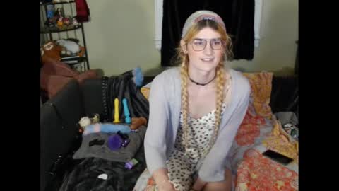 Snapshot of ryn_michele chatting on December 2024 10:01:02 PM Ryn Michele online show from December 2024 10:01:02 PM