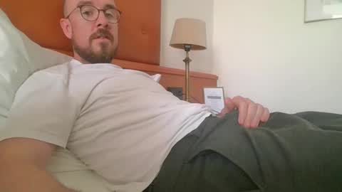 s_i_q online show from September 2025 01:21:01 PM