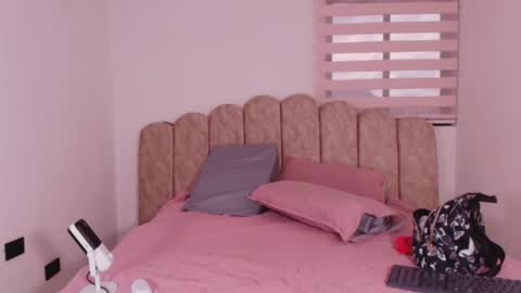 s_sofia_ online show from June 2026 07:19:01 PM