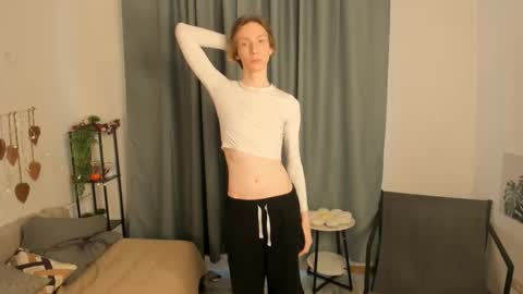 Snapshot of sableflux chatting on March 2026 05:52:01 AM sableflux online show from March 2026 05:52:01 AM