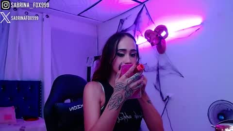 sabrina fox online show from December 2025 06:07:02 AM