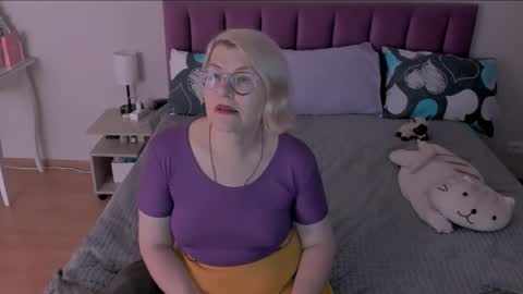 Sabrina MacMarren online show from February 2025 09:41:02 PM