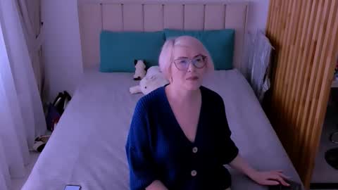 Sabrina MacMarren online show from March 2026 08:41:02 AM