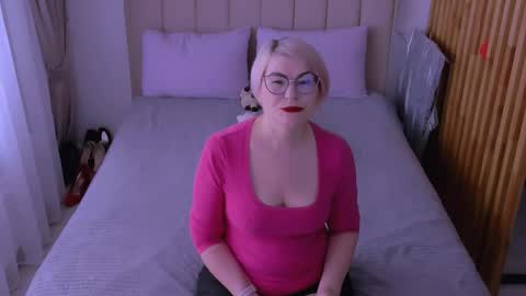 Sabrina MacMarren online show from March 2026 08:20:02 AM