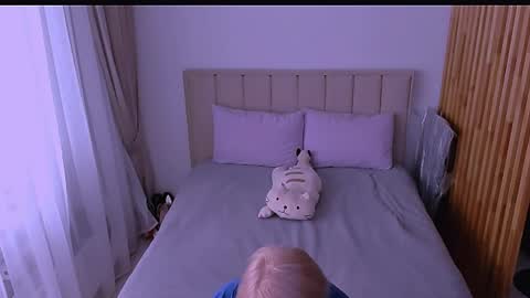 Sabrina MacMarren online show from April 2026 08:01:02 AM