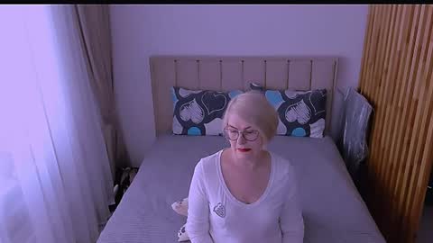 Sabrina MacMarren online show from April 2026 10:31:02 AM