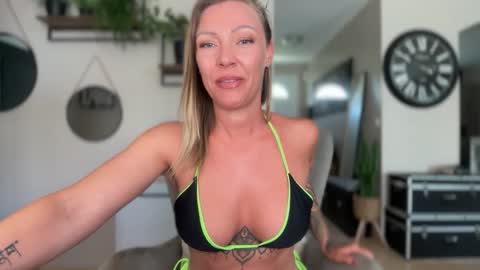 sacha__xx online show from June 2026 12:49:01 PM
