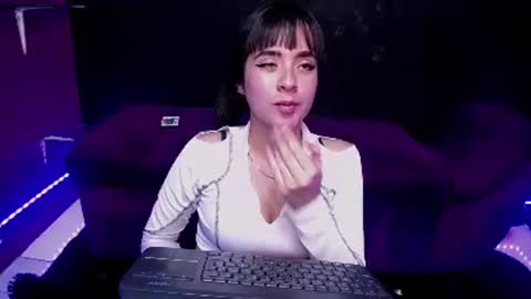 Snapshot of sadiie_queen chatting on December 2024 03:48:02 PM Sadie Queen online show from December 2024 03:48:02 PM