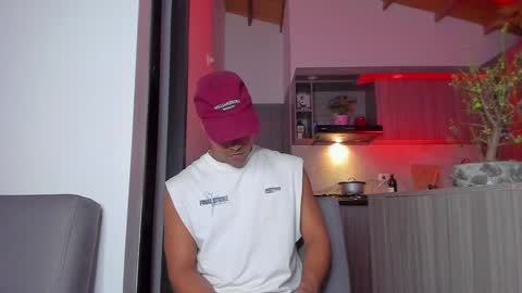 Snapshot of sag_1998 chatting on December 2024 01:42:01 AM Sag online show from December 2024 01:42:01 AM