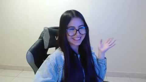 Snapshot of sahaliefox_ chatting on November 2025 11:07:02 PM Sahaliefox online show from November 2025 11:07:02 PM