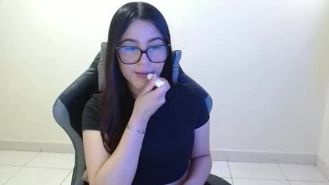 Snapshot of sahaliefox_ chatting on November 2025 04:06:01 PM Sahaliefox online show from November 2025 04:06:01 PM