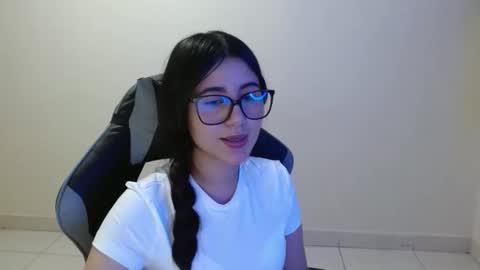 Snapshot of sahaliefox_ chatting on November 2025 08:29:01 PM Sahaliefox online show from November 2025 08:29:01 PM