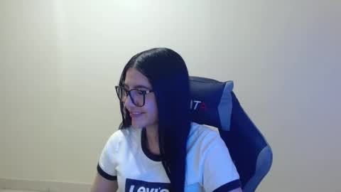 Snapshot of sahaliefox_ chatting on December 2025 08:14:01 PM Sahaliefox online show from December 2025 08:14:01 PM