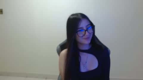 Sahaliefox  online show from March 2026 09:30:02 PM