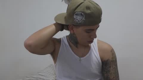 Snapshot of sahara_n_thiago chatting on November 2025 11:10:02 AM Sahara y Thiago online show from November 2025 11:10:02 AM