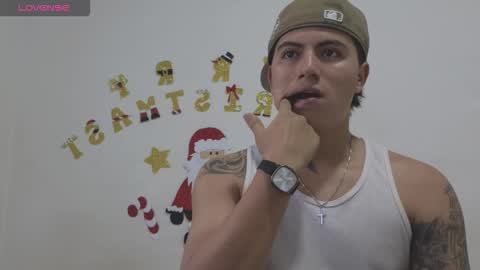 Snapshot of sahara_n_thiago chatting on December 2025 11:04:01 AM Sahara y Thiago online show from December 2025 11:04:01 AM