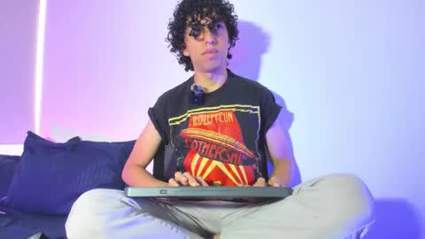 saint_dark online show from December 2025 01:20:02 PM