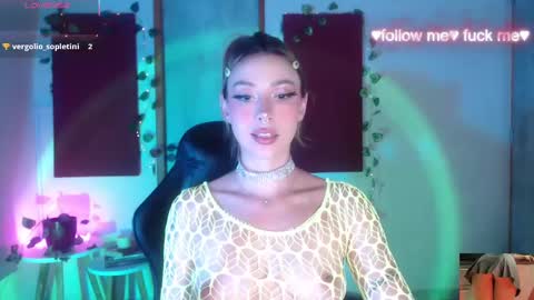 Snapshot of sakuraa_beauty chatting on September 2025 03:53:01 AM Sakura online show from September 2025 03:53:01 AM