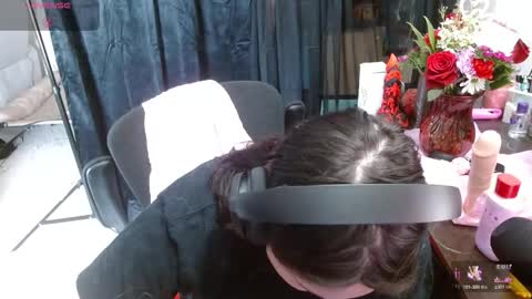 salacious_bunny online show from February 2026 07:43:01 PM