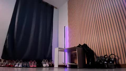 Snapshot of sali_g chatting on March 2025 11:00:02 AM Sali G online show from March 2025 11:00:02 AM