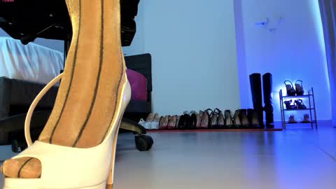 Snapshot of sali_g chatting on October 2025 03:22:02 PM Sali G online show from October 2025 03:22:02 PM