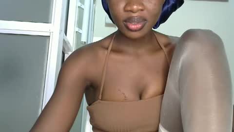 Snapshot of sally_beauty2023 chatting on November 2025 07:30:01 AM sally_beauty2023 online show from November 2025 07:30:01 AM