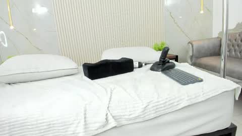 sally rosses online show from December 2025 07:53:02 PM