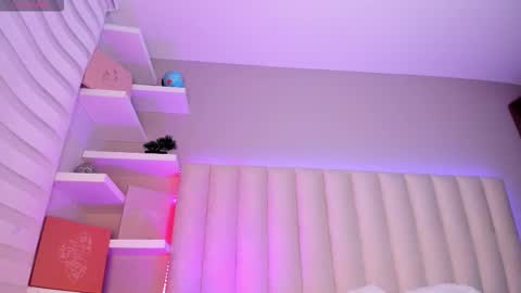 Snapshot of sally_white_ chatting on November 2025 03:27:01 AM Sally White online show from November 2025 03:27:01 AM