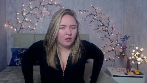 Snapshot of sallyverda chatting on April 2026 11:07:01 PM Sally online show from April 2026 11:07:01 PM