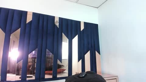 salmaportman_ online show from December 2025 02:46:01 PM