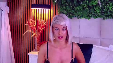 SalmaRoze online show from April 2026 05:10:02 AM