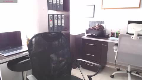 Snapshot of salome_010 chatting on November 2025 12:29:02 PM Salome online show from November 2025 12:29:02 PM