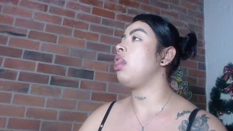 Snapshot of salome__hills chatting on January 2025 10:30:02 PM online show from January 2025 10:30:02 PM