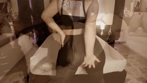 Snapshot of salomekross_ chatting on January 2025 06:38:02 AM Salome Kross online show from January 2025 06:38:02 AM