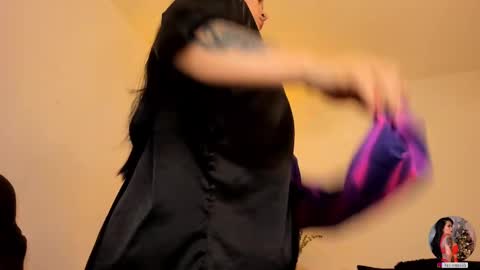 Snapshot of salomekross_ chatting on February 2025 07:49:02 AM Salome Kross online show from February 2025 07:49:02 AM