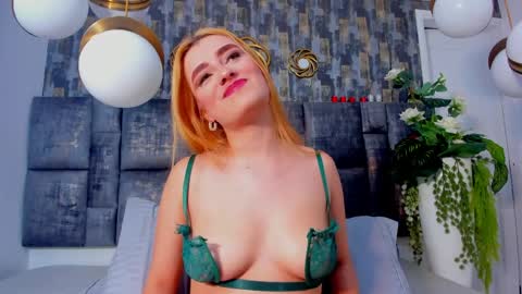 Salome Larzon online show from April 2026 04:28:01 AM