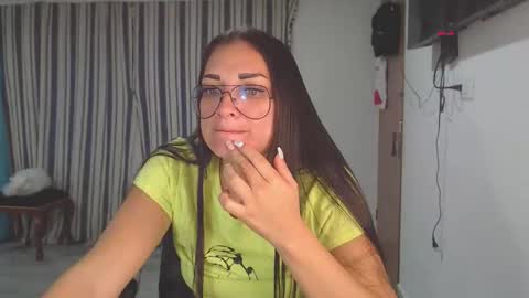 Snapshot of salomesaints chatting on November 2025 12:43:02 AM salome online show from November 2025 12:43:02 AM