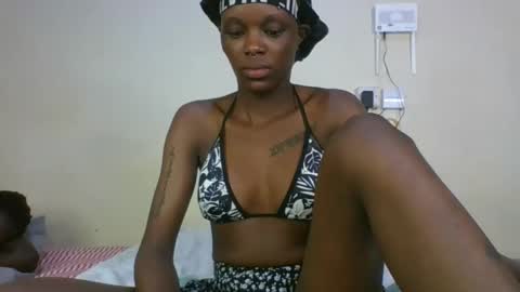 Snapshot of saltysugar20 chatting on June 2026 05:00:01 AM Sugarbabe online show from June 2026 05:00:01 AM