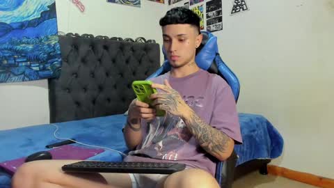 Snapshot of salvatore_dereck chatting on December 2024 01:03:02 AM   online show from December 2024 01:03:02 AM