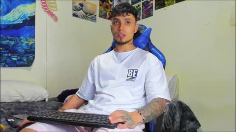 Snapshot of salvatore_dereck chatting on October 2025 12:40:02 AM   online show from October 2025 12:40:02 AM