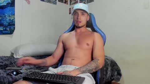 Snapshot of salvatore_dereck chatting on October 2025 01:09:02 AM   online show from October 2025 01:09:02 AM