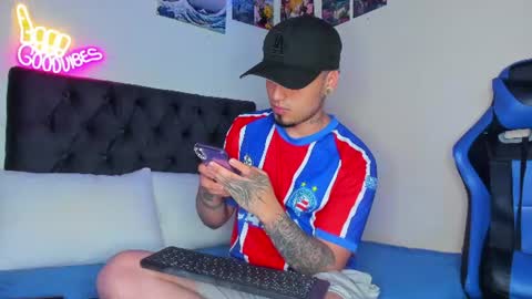 Snapshot of salvatore_dereck chatting on July 2026 01:07:01 AM online show from July 2026 01:07:01 AM